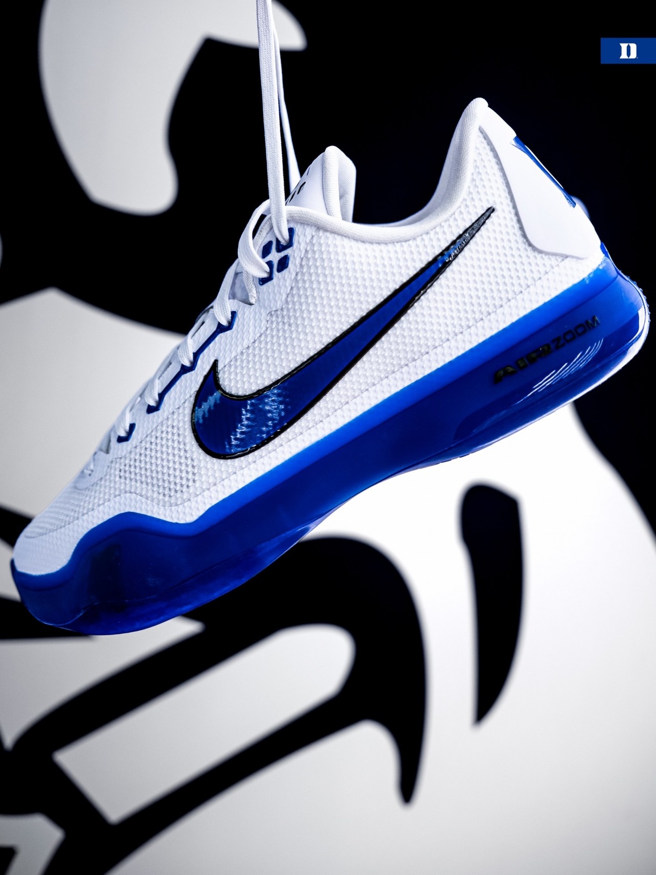 杜克大学女篮晒专属Kobe 10 Protro PE!两款蓝白黑配色亮相 杜克大学女篮晒专属Kobe 10 Protro PE!两款蓝白黑配色亮相